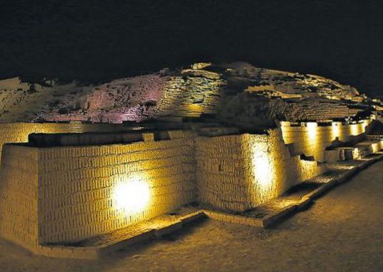 Huaca Pucllana - Lugar turístico en Lima, Perú