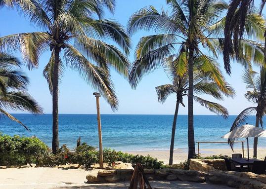Las Pocitas Beach - Lugar turístico en Máncora, Perú