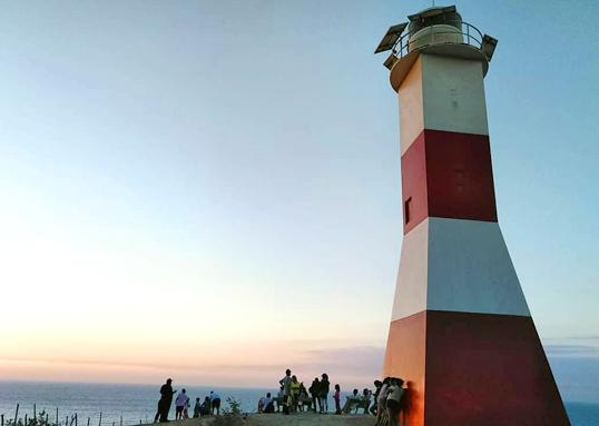 The Lighthouse Lookout - Lugar turístico en Máncora, Perú